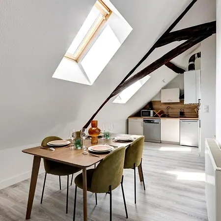 Plein Centre, 2 Chambres, Lumineux, 