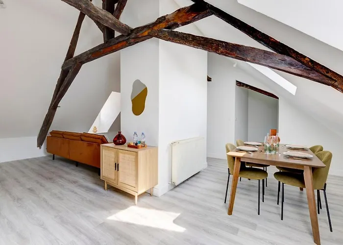 Plein Centre, 2 Chambres, Lumineux, 